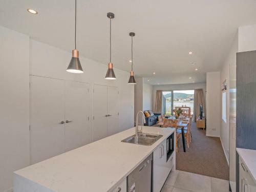 Warm Nest - Matarangi Holiday Home