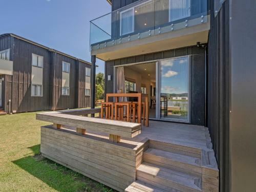 Warm Nest - Matarangi Holiday Home