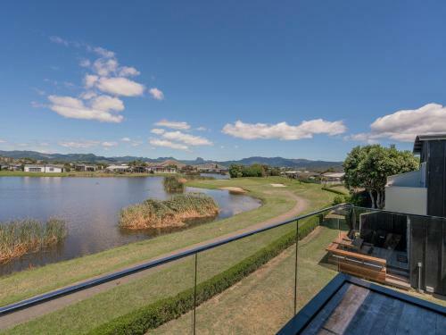 Warm Nest - Matarangi Holiday Home