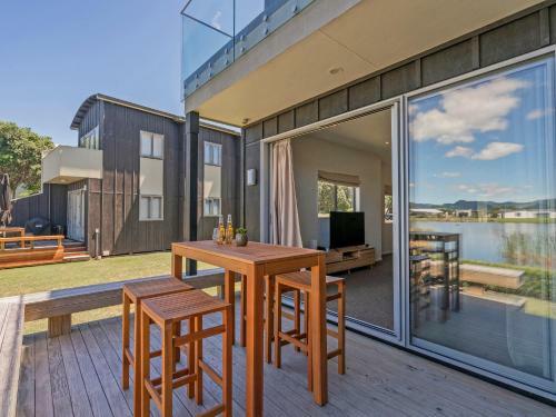 Warm Nest - Matarangi Holiday Home