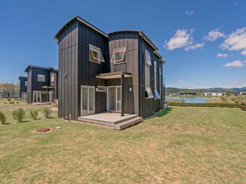 Warm Nest - Matarangi Holiday Home