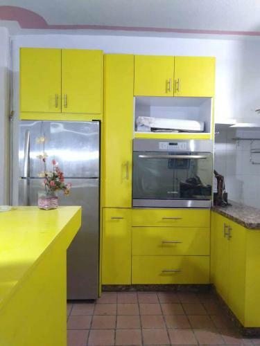Apartamento Departamento Cerca de Civac Con Cocina Amarilla