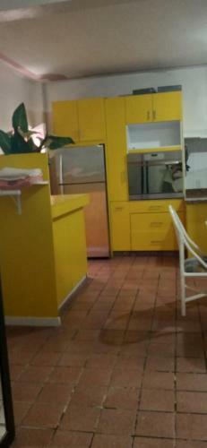 Apartamento Departamento Cerca de Civac Con Cocina Amarilla