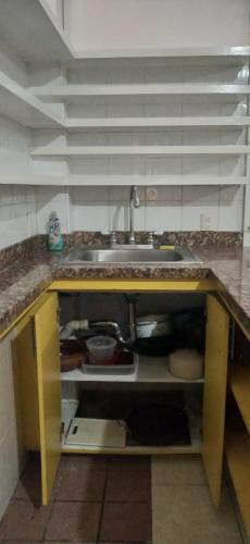 Apartamento Departamento Cerca de Civac Con Cocina Amarilla