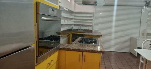 Apartamento Departamento Cerca de Civac Con Cocina Amarilla