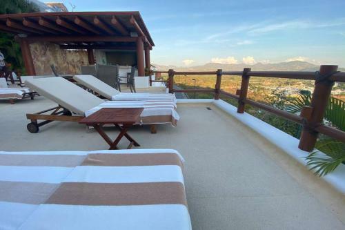 Private Luxury Home With Two Pools And Ocean Views
