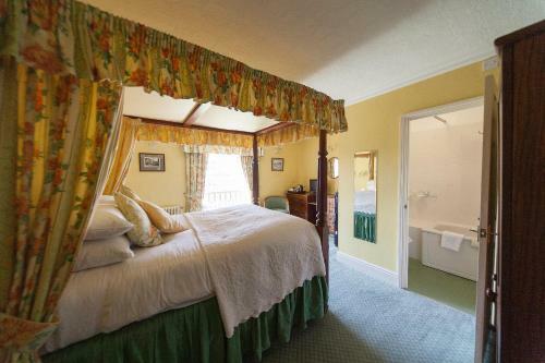 The Izaak Walton Hotel