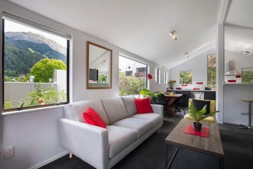 Modern Family Home Cbd 1 Min Walk