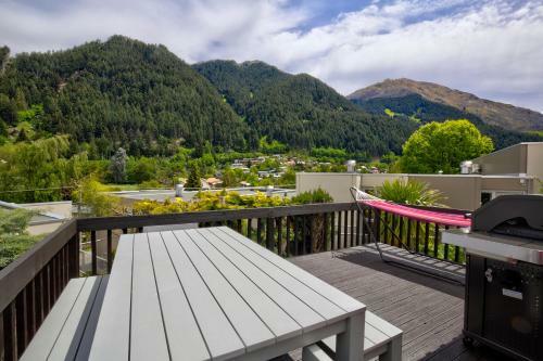 Modern Family Home Cbd 1 Min Walk