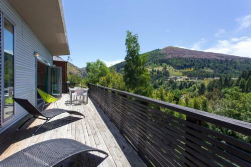 Treehouse Spa Escape - Private Spa Pool