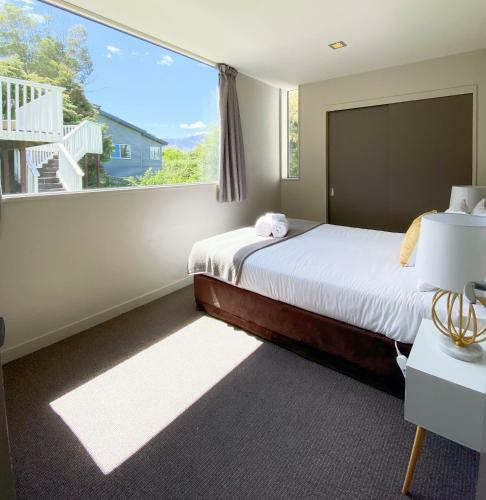 Tekau - Modern Holiday Apartment With Lakeview