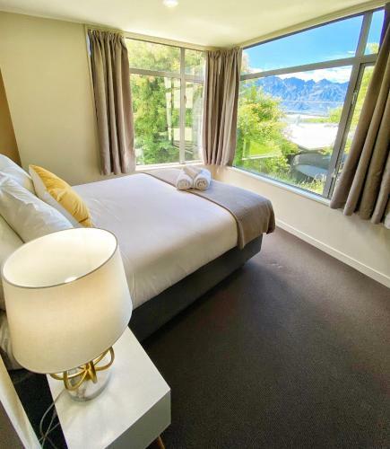 Tekau - Modern Holiday Apartment With Lakeview