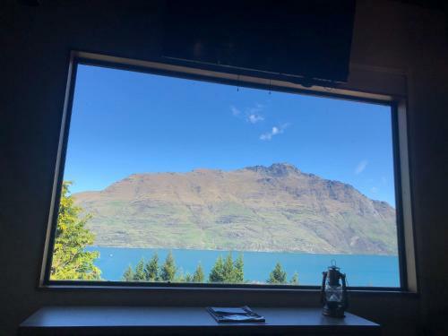Crows Nest - Queenstown Holiday Home