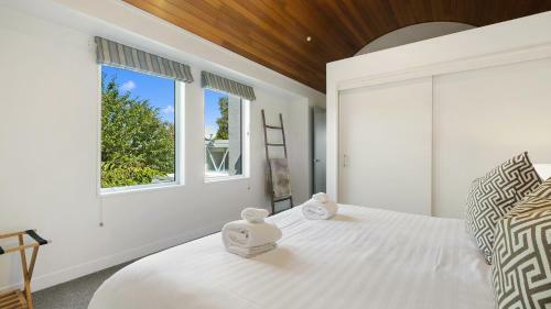 ?taahua - New Property! - 10 Min Walk To Town