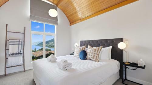 ?taahua - New Property! - 10 Min Walk To Town