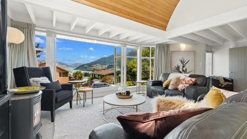 ?taahua - New Property! - 10 Min Walk To Town