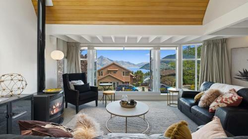 ?taahua - New Property! - 10 Min Walk To Town