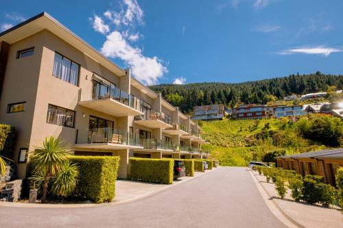 Brookside Gem - Modern 2 Bedroom Apartment