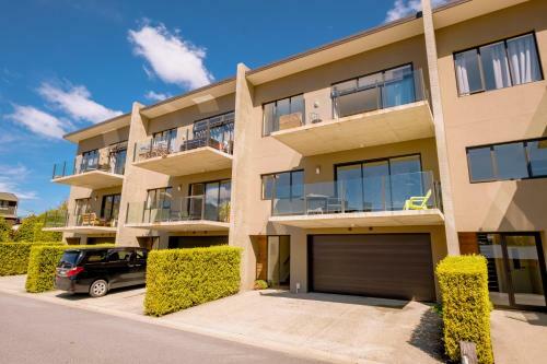 Brookside Gem - Modern 2 Bedroom Apartment