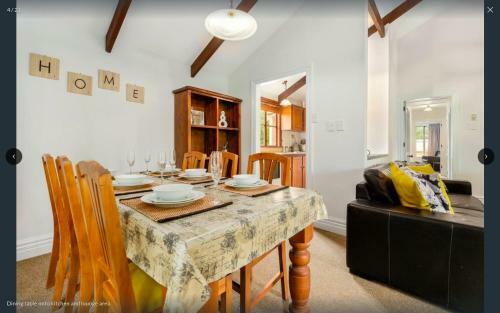 Central Peach - Queenstown Holiday Home