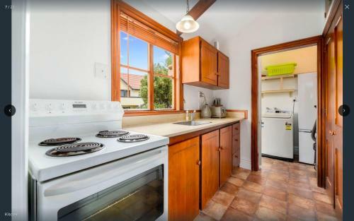 Central Peach - Queenstown Holiday Home
