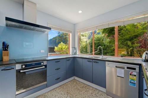 Magnificent Apartment With Great Views!