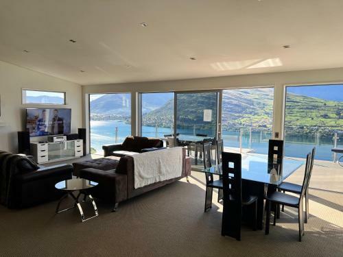 Premium Holiday Home With Stunning Views And Spa
