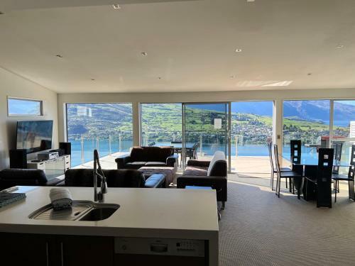 Premium Holiday Home With Stunning Views And Spa