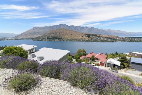 Premium Holiday Home With Stunning Views And Spa