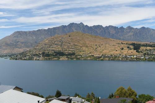 Premium Holiday Home With Stunning Views And Spa