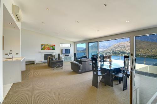 Premium Holiday Home With Stunning Views And Spa
