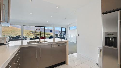 Premium Holiday Home With Stunning Views And Spa