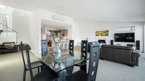 Premium Holiday Home With Stunning Views And Spa
