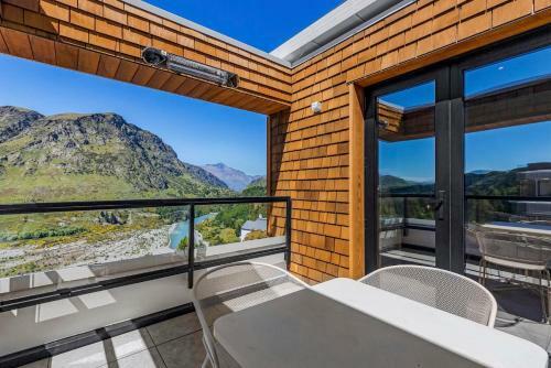 Mountain Views Penthouse - Apartment 22