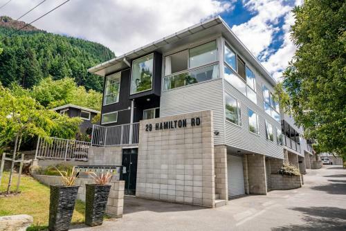 Central Queenstown Luxury