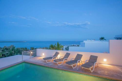 Panoramic Oceanview Home With Private Resort-style Pool
