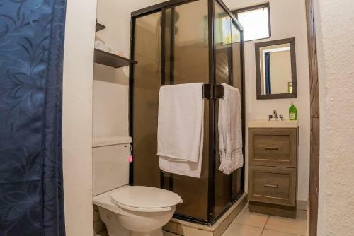 Beautiful Home 4br On Beach With Pool And Bbq