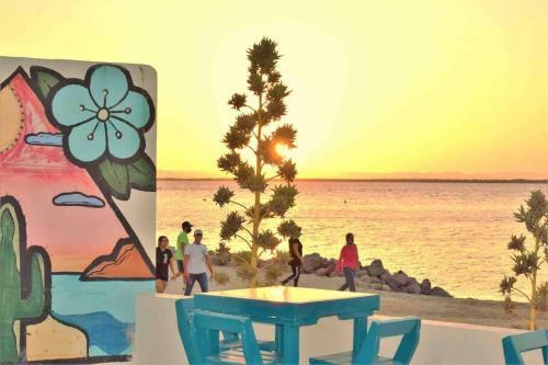 Beautiful Home 4br On Beach With Pool And Bbq