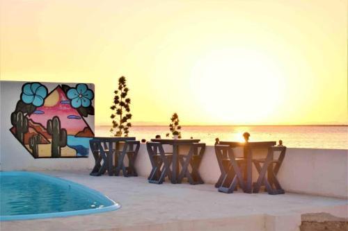 Beautiful Home 4br On Beach With Pool And Bbq