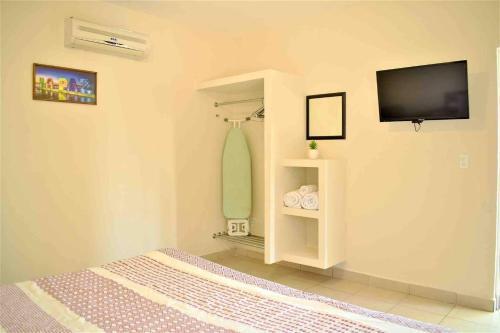Beautiful Home 4br On Beach With Pool And Bbq