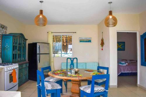 Beautiful Home 4br On Beach With Pool And Bbq