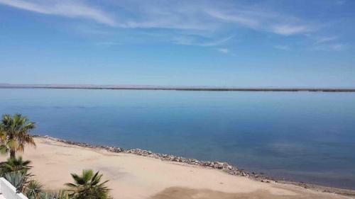 Beautiful Home 4br On Beach With Pool And Bbq