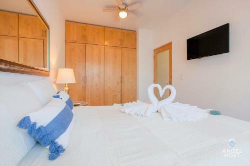 3rd Flr Condo With Spectacular Ocean View & Pool Onsite