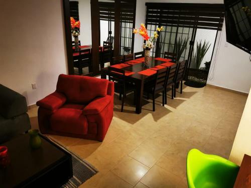 C�moda Casa Entera - Outlets & Airport