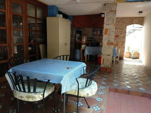 Habitaci�n Amplia Cerca De Andares