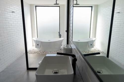 Fulton Business Luxury Hotel