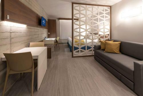 Hotel Microtel Inn & Suites By Wyndham Guadalajara Sur