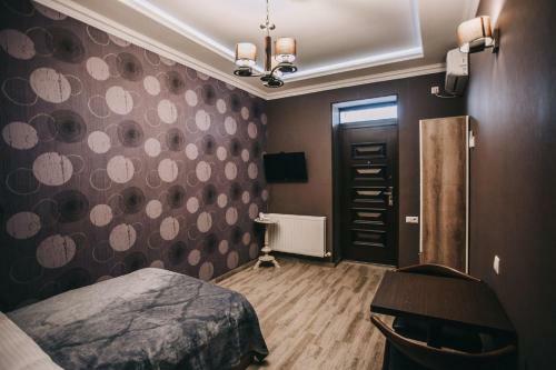 7 Rooms Hotel