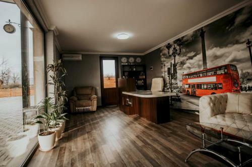 7 Rooms Hotel