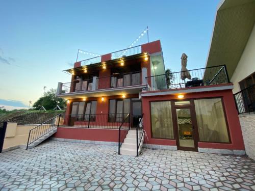 Hotel Lake House
